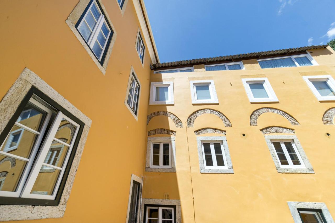 Metropolitan Living - Janelas Verdes Apartment *