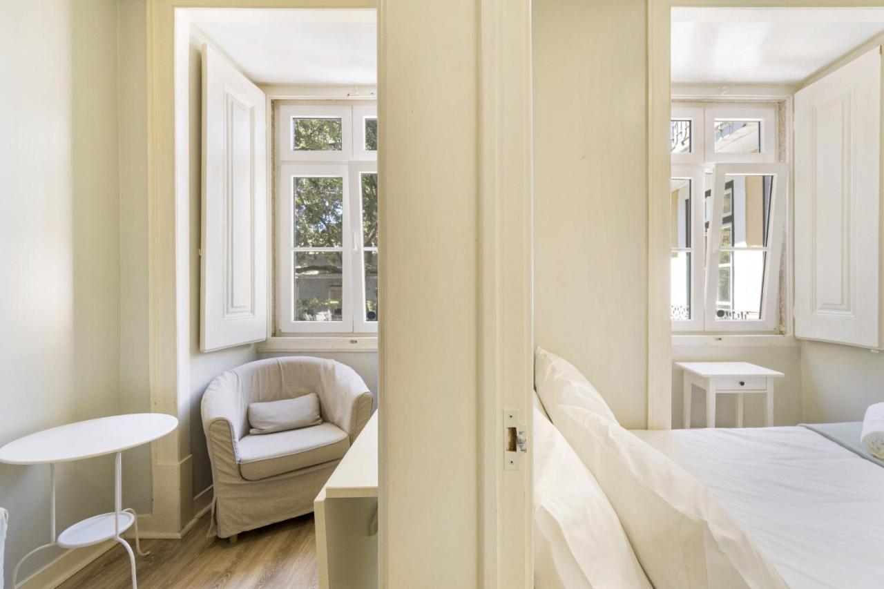 Metropolitan Living - Janelas Verdes Apartment