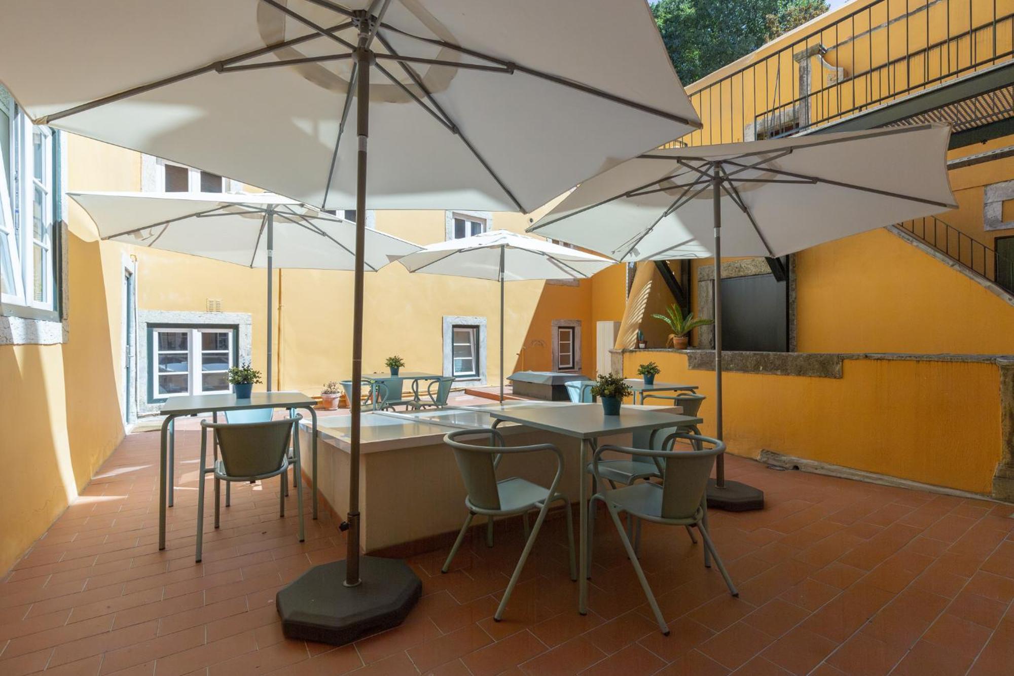 Metropolitan Living - Janelas Verdes * Lisbon